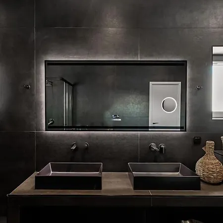 Dark Horizon Apartment Stoupa